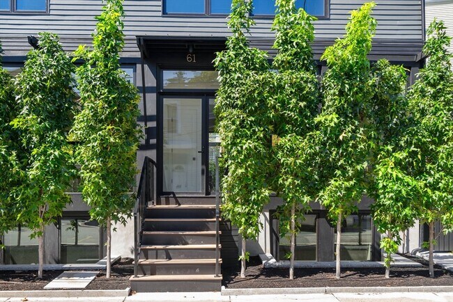 Building Photo - 61 Bristol St