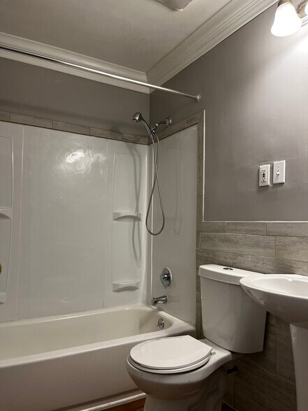 Building Photo - 22824 Mac Arthur Blvd