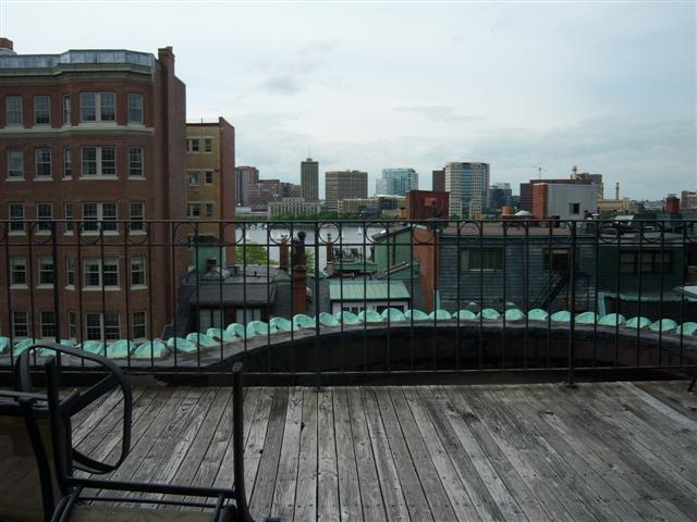 Building Photo - 261 Beacon St