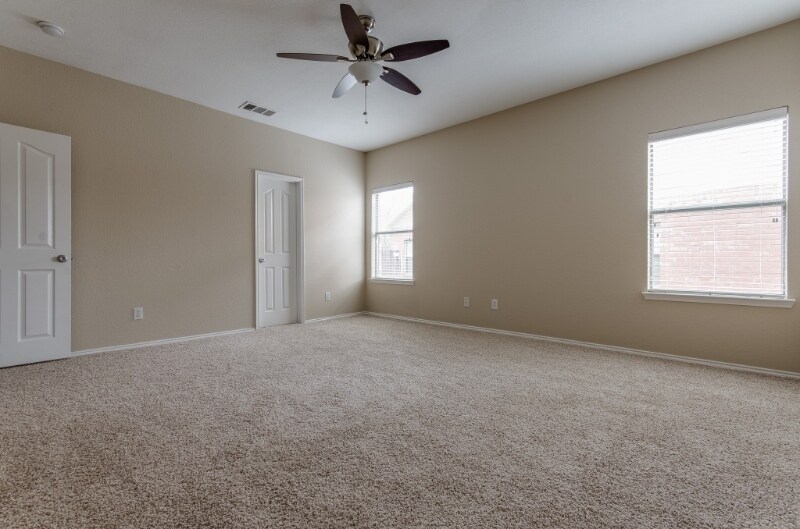 Building Photo - 249 Niagara Falls Dr