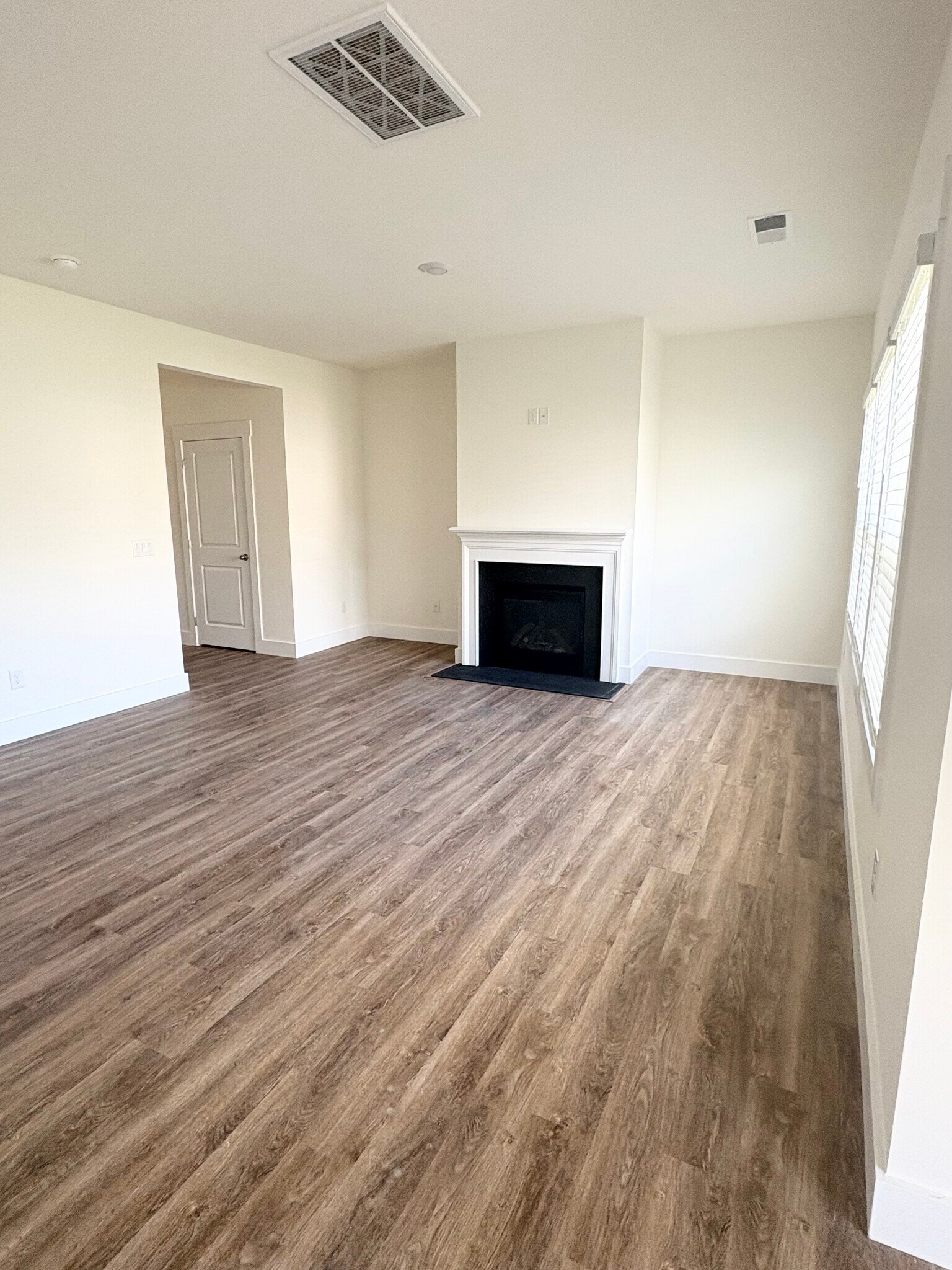 Building Photo - 384 Alta Tree Blvd