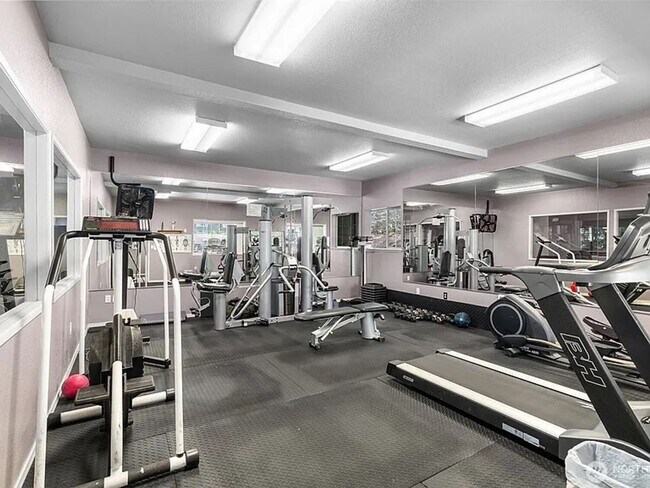 Building Photo - Mill Creek - Country Club Condo