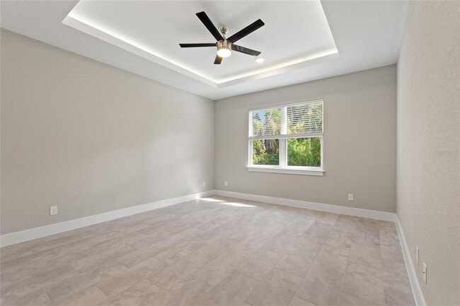 Building Photo - 3707 Fontainebleau St