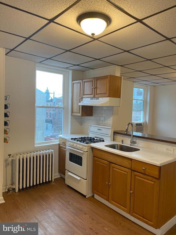 Building Photo - 613 S 8th St