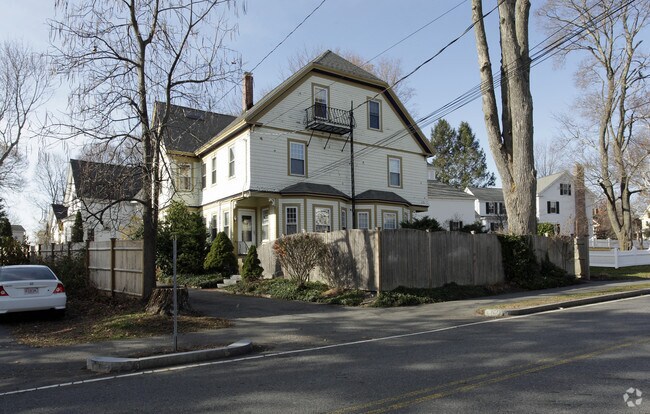 Primary Photo - 52-56 Whittier St
