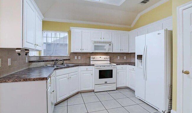 Building Photo - 5751 Gold Crest Dr