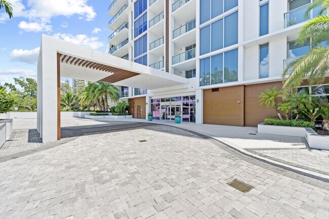 Building Photo - 5000 N Ocean Dr