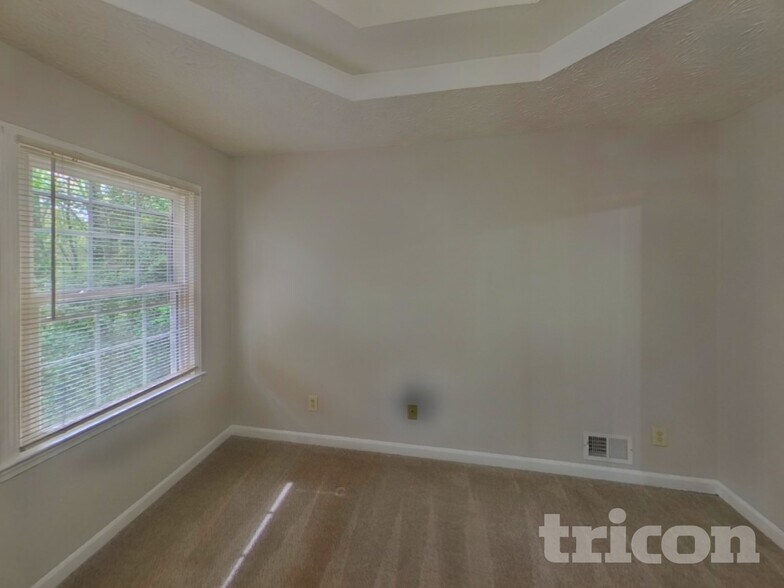 Building Photo - 507 Ironwood Ct SE