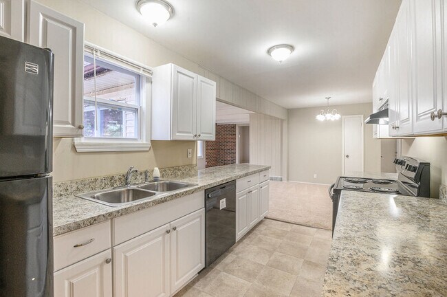 Building Photo - 1265 Westwood Dr