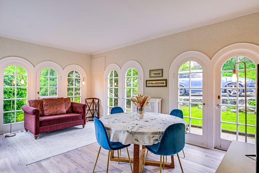 Building Photo - 518 Cortlandt Ave