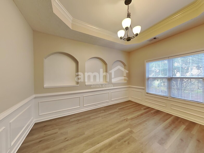 Building Photo - 985 Martin Field Dr