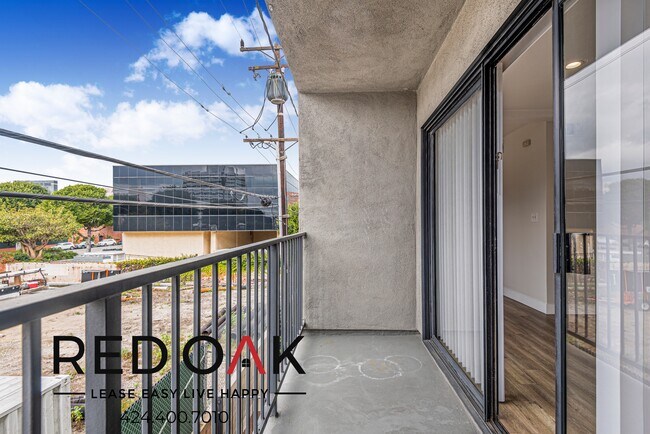 Building Photo - 121 N Hamilton Dr
