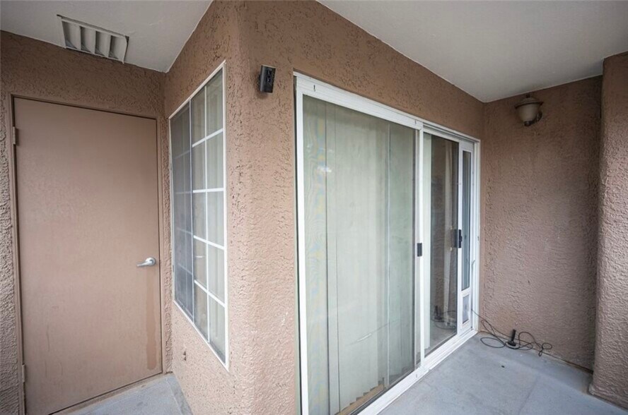 Building Photo - 2110 Sealion Dr