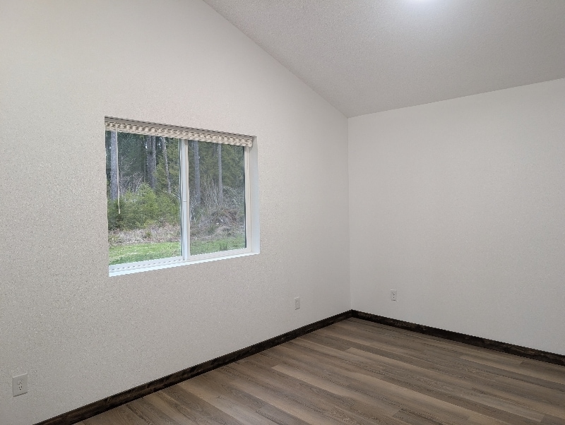 Building Photo - 320 S Toutle Rd