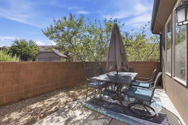 Building Photo - 4221 Torrey Pines Dr