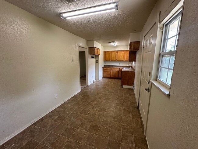 Building Photo - 1106 La Porte Dr
