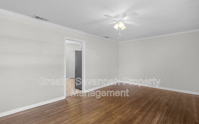 Building Photo - 2114 E 62nd St