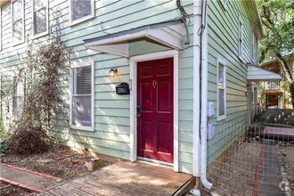 Building Photo - Clarkesville 2 Bed 1 Bath Available Now!