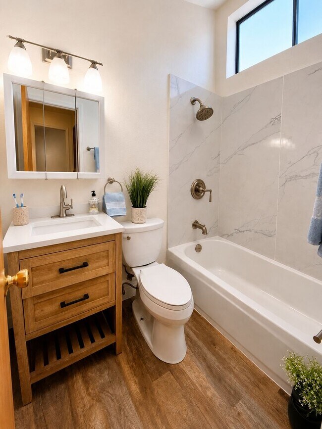 Building Photo - Two-Bedroom Townhouse in Sparks