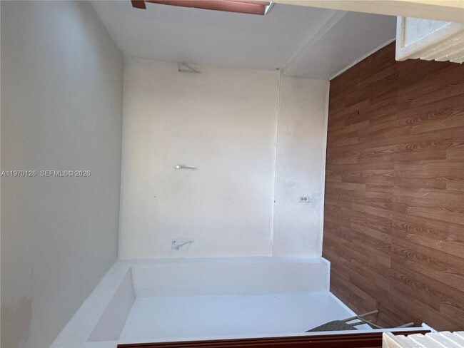 Building Photo - 2411 Rodman St