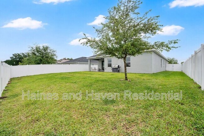 Building Photo - 712 Daphne Dr