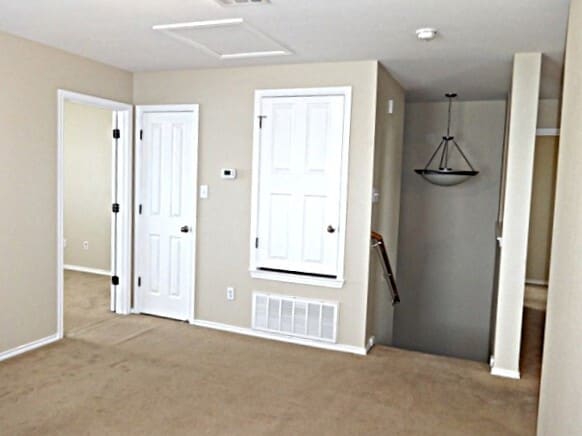 Building Photo - 922 Magnolia Hl