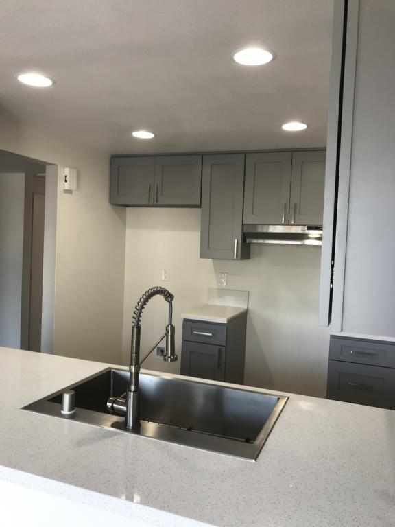 Building Photo - 171 N Richmont Dr
