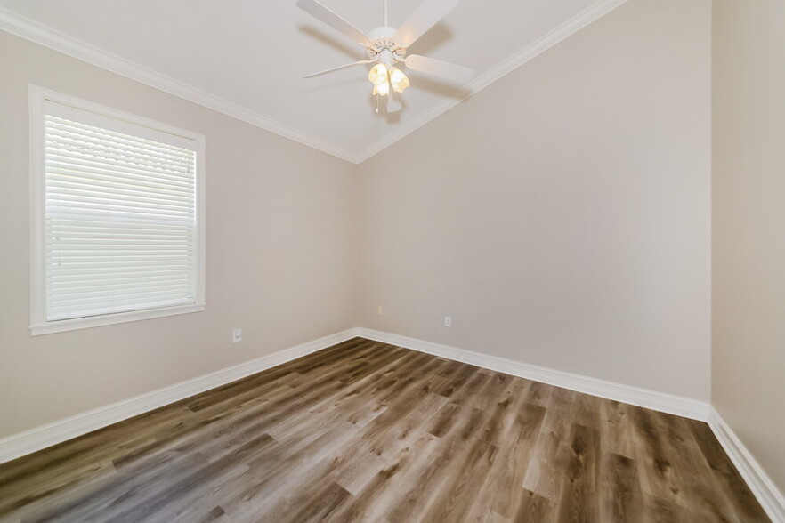 Building Photo - 6340 Rookery Cir