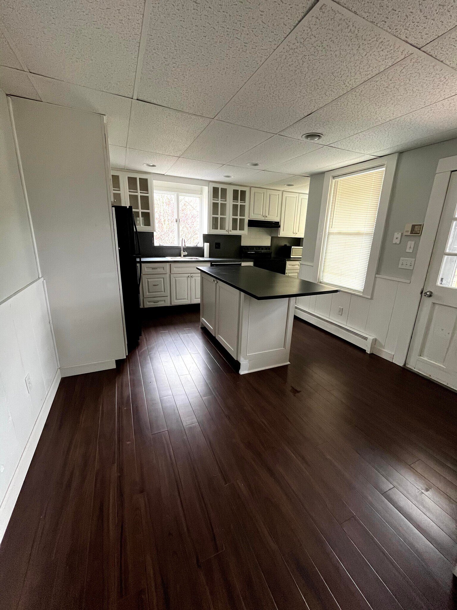 Kitchen - 218 Charter Oak St