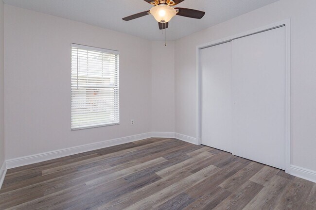 Building Photo - Charming 3-Bedroom Home for Rent in South ...