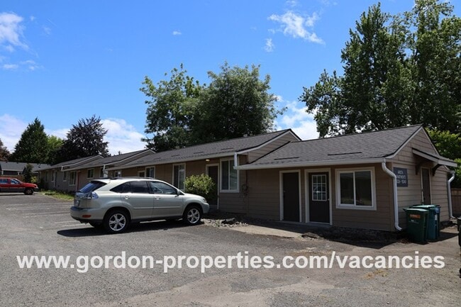 Building Photo - 15032 SE Arista Dr