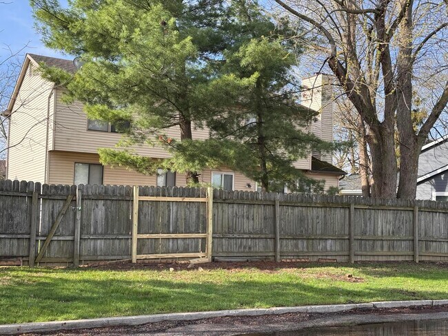 Building Photo - 2632 Breathstone Ct