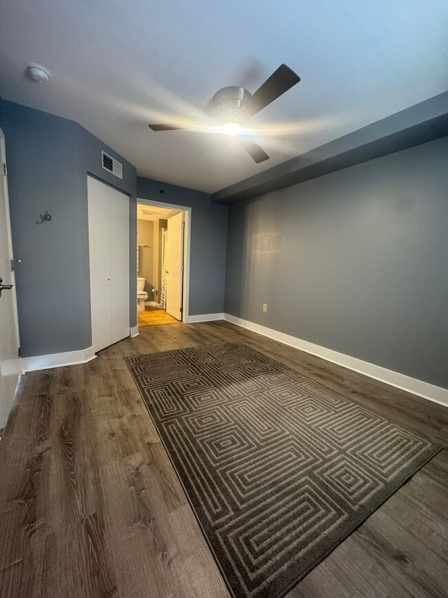 Building Photo - Lake Plaza: Available for EARLY MOVE-IN as...