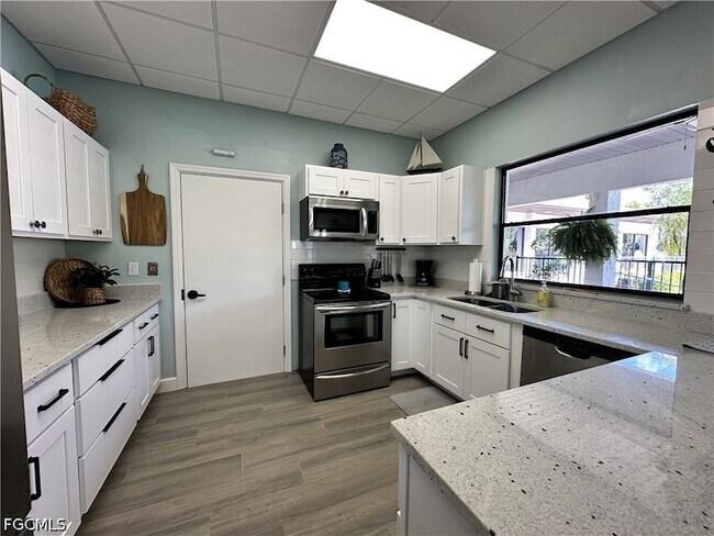 Building Photo - 3490 N Key Dr