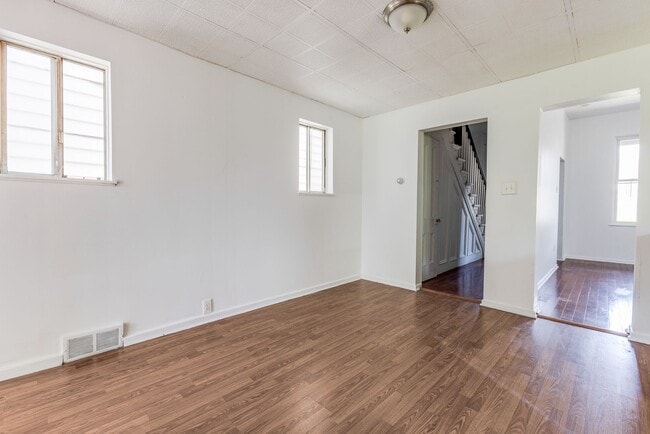 Building Photo - 834 Industry St