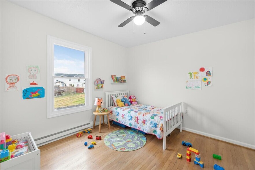 Building Photo - 513 Buckingham Dr