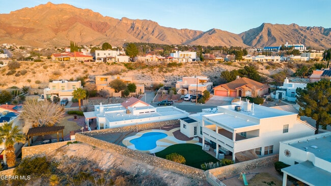 Building Photo - 6205 La Posta Dr