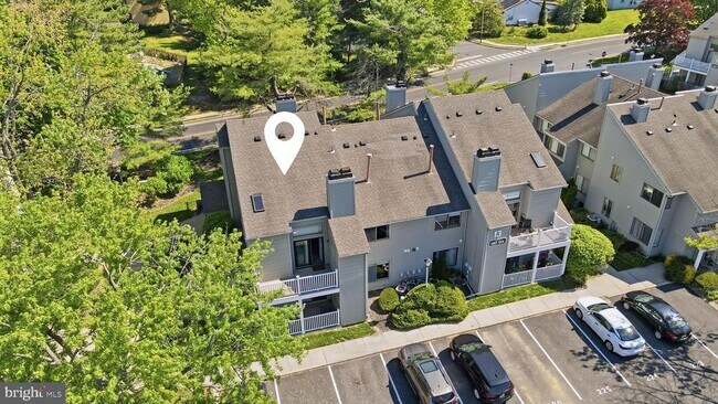 Building Photo - 1310 Roberts Way