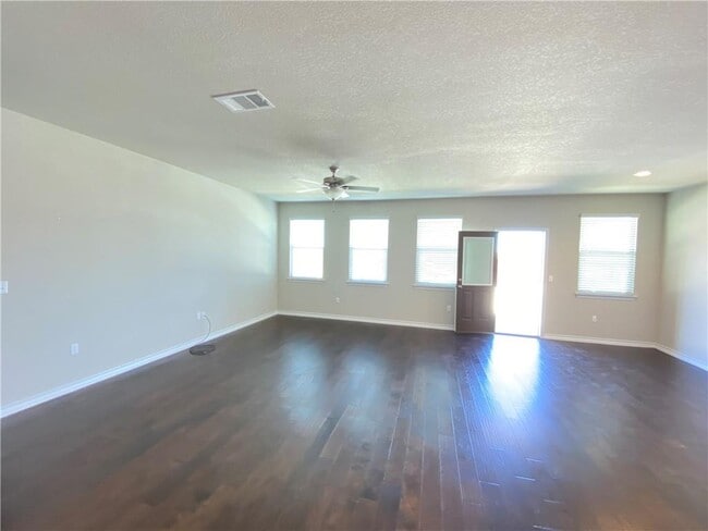 Building Photo - 5904 Daly Dr