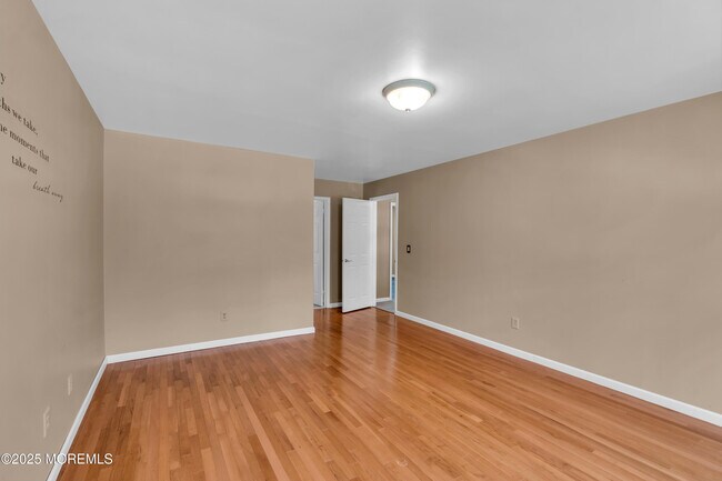 Building Photo - 94 Heritage Dr