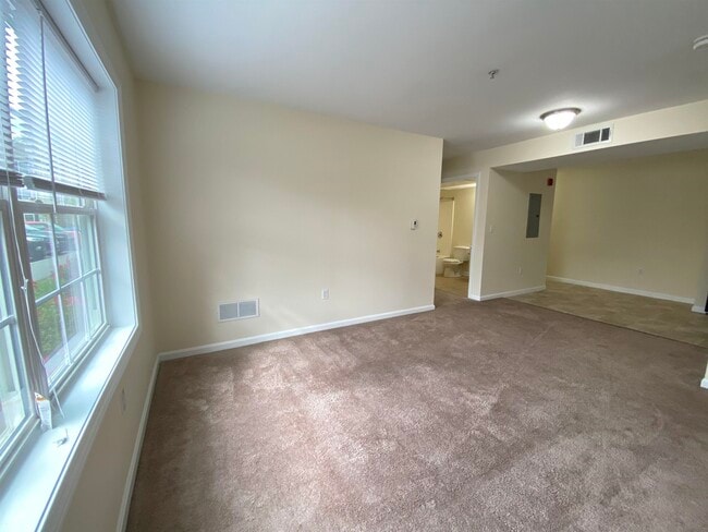 Building Photo - 10 Sentinel Court