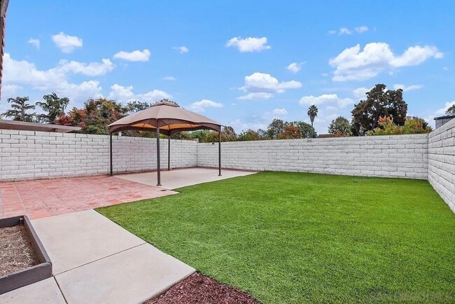 Building Photo - 207 Carissa Dr