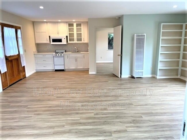 Building Photo - 25383 Flanders Dr