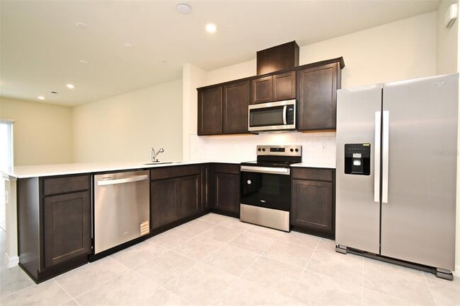 Building Photo - 3195 Emerald Acrs Ln