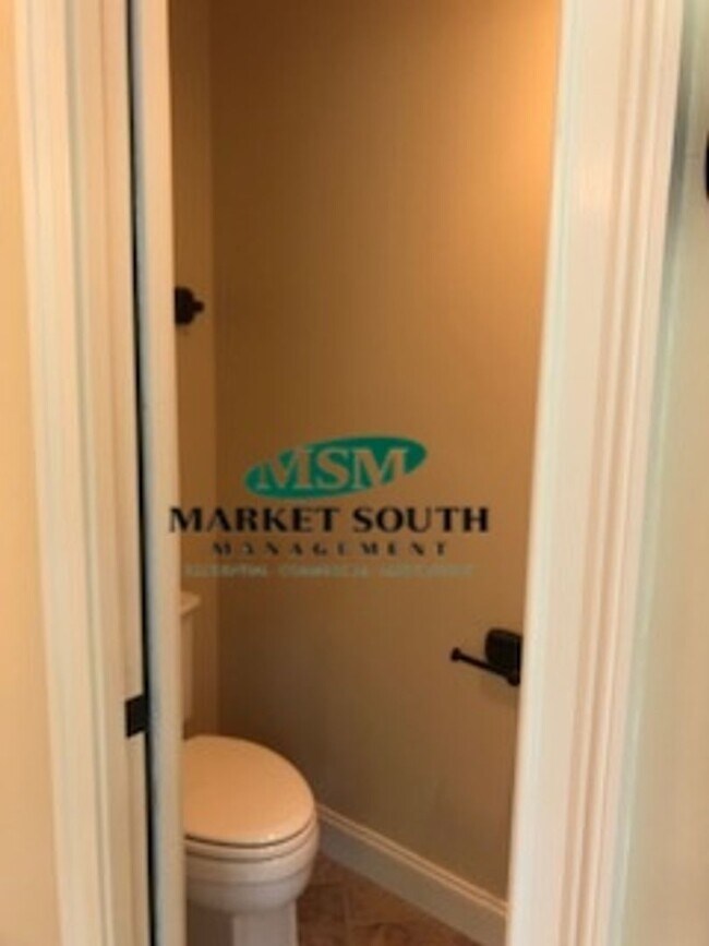 Building Photo - SOUTHBRIDGE BEAUTY- AVAILABLE NOW!