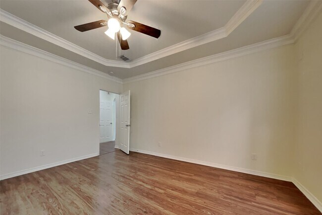 Building Photo - 8402 Sports Haven Dr