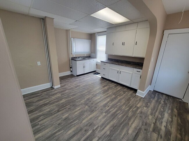 Building Photo - 24 Millville Ave 2BR/1BA (West Hamilton)