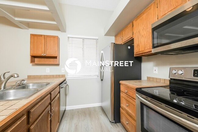 Building Photo - 4 Bedroom Pet-Friendly Home in Aurora, CO with Main Street Renewal