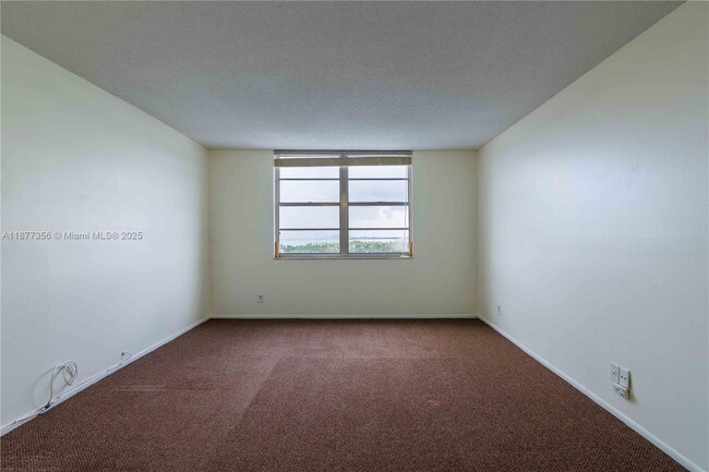 Building Photo - 6770 Indian Creek Dr