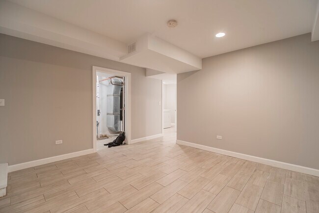 Building Photo - 1906 W 17th St